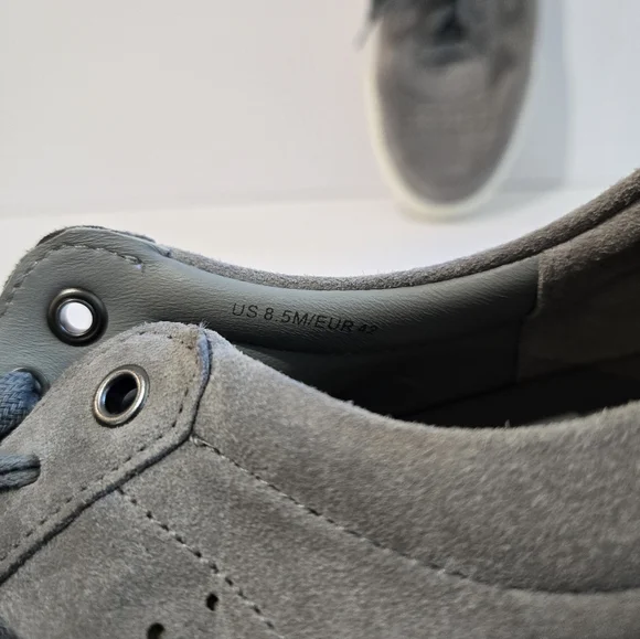 VINCE BRADY SUEDE SNEAKERS 8.5